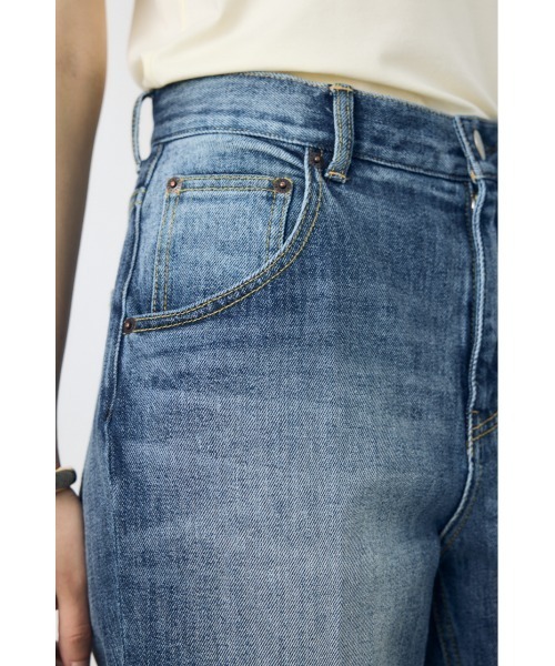 AZUL by moussy(アズールバイマウジー)の「【サイズ,身長別画像あり】AZUL DENIM センタープレスストレートデニム 体系カバー 美脚 細見え 足長(デニムパンツ・レディース・ブルー/ワンウォッシュ・24inch/25inch/26inch/27inch)」の9枚目の写真