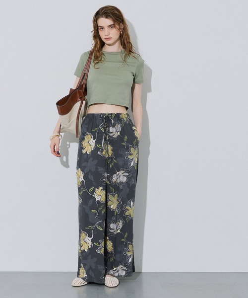 coca(coca)(コカ)の「レーヨンナチュラルフラワーパンツ(その他パンツ・レディース・その他・LONG/MEDIUM/SHORT)」の2枚目の写真