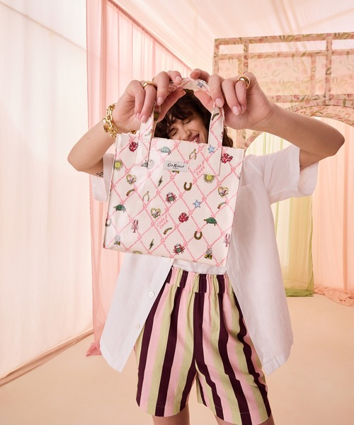 Cath Kidston(キャスキッドソン)の「スモール ブックバッグ Rope Charms(ハンドバッグ・レディース・ピンク・FREE)」の4枚目の写真