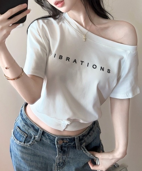 REMUR(レミュール)の「ワンショルロゴプリントTシャツ 裾ボタン(Tシャツ/カットソー・レディース・ブラック/ホワイト・FREE)」の20枚目の写真