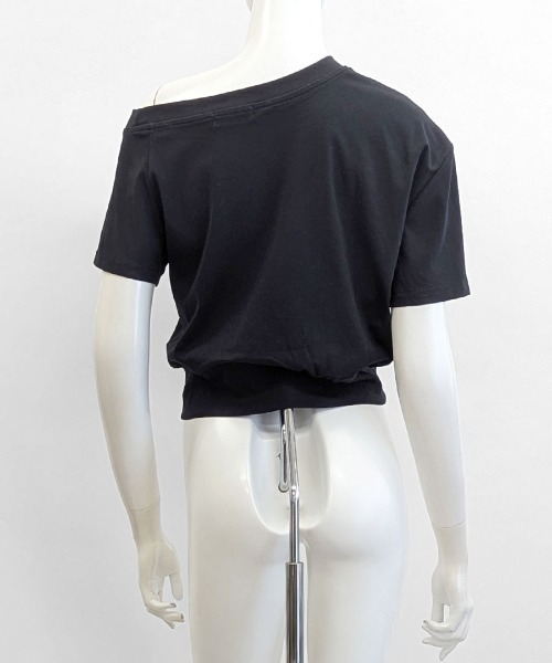 REMUR(レミュール)の「ワンショルロゴプリントTシャツ 裾ボタン(Tシャツ/カットソー・レディース・ブラック/ホワイト・FREE)」の8枚目の写真