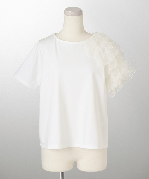 HUIT bouquet(ユイット)の「アシンメトリー フリルスリーブ Tシャツ HUIT(Tシャツ/カットソー・レディース・ホワイト系その他/ホワイト系その他2・M)」の1枚目の写真