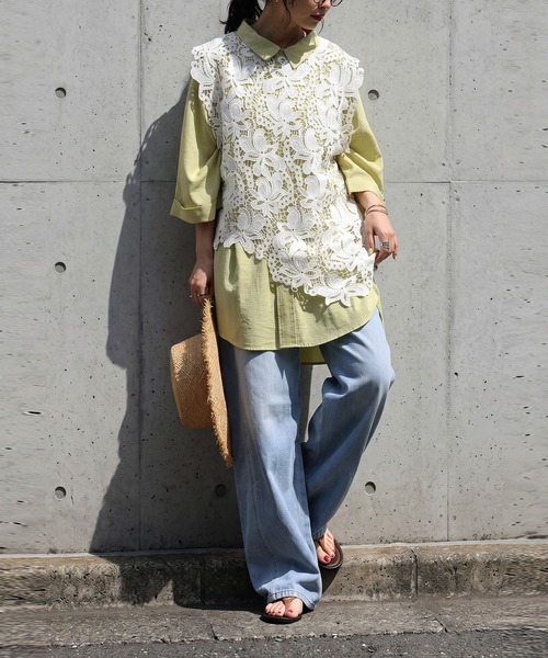 antiqua(アンティカ)の「花柄 アシンメトリー 透かし編み レース ベスト(ベスト・レディース・ナチュラル/ブラック・ONESIZE)」の13枚目の写真