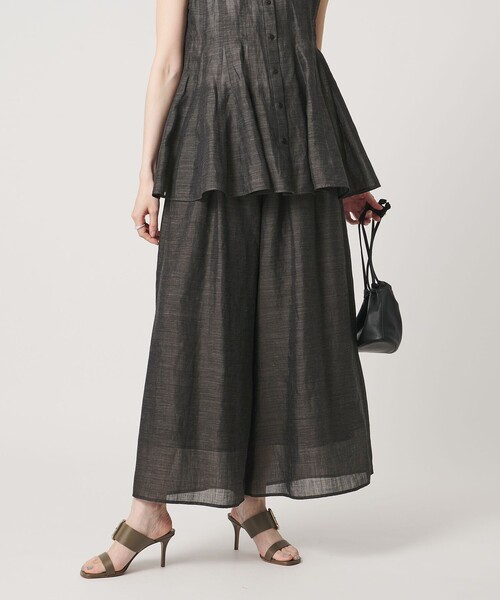 UNITED ARROWS(ユナイテッドアローズ)の「ギャザー フレアパンツ ‐ウォッシャブル‐(その他パンツ・レディース・ダークブラウン/オフホワイト/ターコイズブルー系・38/36)」の2枚目の写真