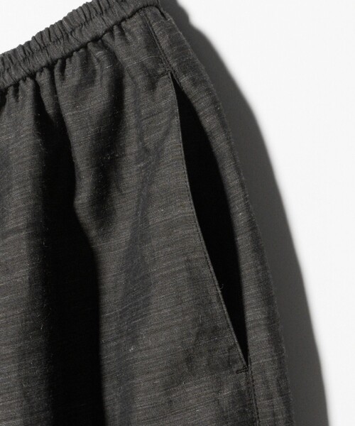 UNITED ARROWS(ユナイテッドアローズ)の「ギャザー フレアパンツ ‐ウォッシャブル‐(その他パンツ・レディース・ダークブラウン/オフホワイト/ターコイズブルー系・38/36)」の18枚目の写真