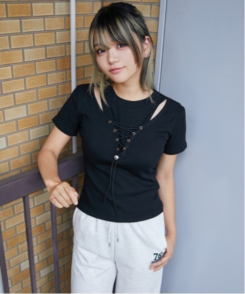 GORGE(ゴージ)の「《レースアップ×肩アキデザイン》カットソー/Y2K×韓国風/春夏/全3色(Tシャツ/カットソー・レディース・チャコール/オフホワイト/ブラック・F)」の2枚目の写真