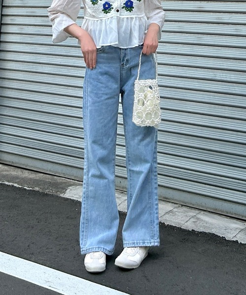 Cham.(チャム)の「ハイウエストデニムワイドパンツ(デニムパンツ・レディース・ライトブルー・M/L)」の1枚目の写真