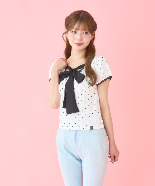 Mi-je(ミジェ)の「フロントリボンドット半袖Tシャツ(Tシャツ/カットソー・レディース・オフホワイト/ピンク・F)」の1枚目の写真