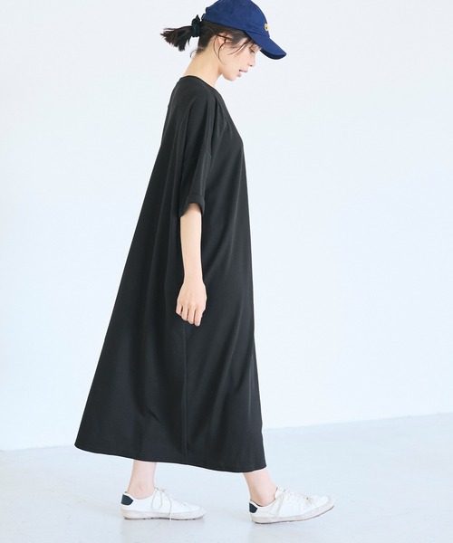 coca(coca)(コカ)の「ライトエンボスワイドシルエットワンピース(ワンピース・レディース・ブラック/グレイッシュベージュ・M/L)」の10枚目の写真