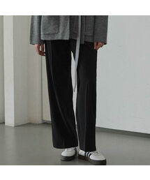 Basic Two Tuck Slacks [Black]