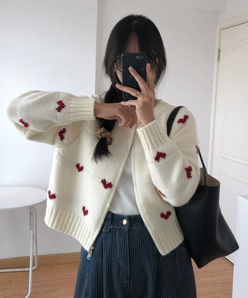Ritzy(リッツィー)の「ハート総柄 ダブルジップクロップドニットカーディガン(カーディガン/ボレロ・レディース・ホワイト/イエロー・FREE)」の10枚目の写真