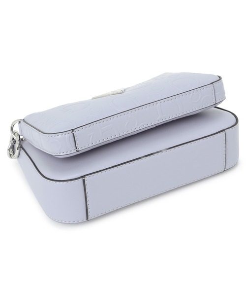 Guess（ゲス）の「HOLLY Mini Crossbody ショルダーバッグ（ショルダーバッグ・レディース・ブルー/ブラック・ONE SIZE）」の14枚目の写真