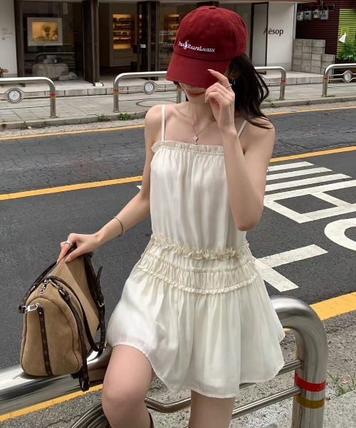 gossip!ロサンゼルス(ゴシップロサンゼルス)の「フリル切り替え細紐キャミミニワンピース(ワンピース・レディース・オフホワイト・FREE)」の4枚目の写真