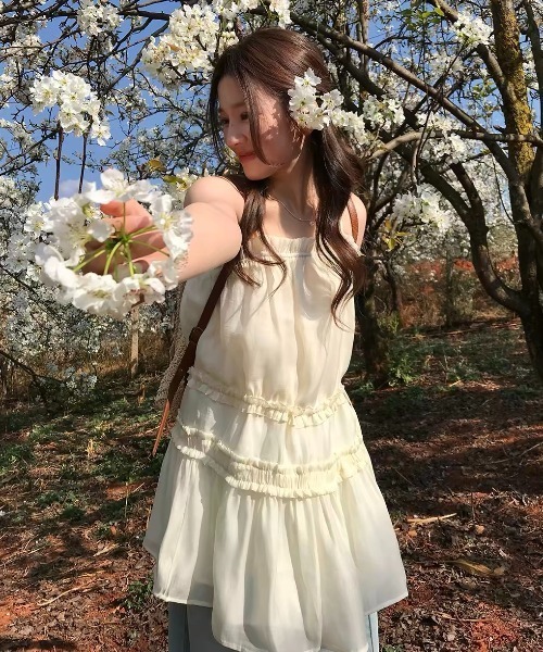 gossip!ロサンゼルス(ゴシップロサンゼルス)の「フリル切り替え細紐キャミミニワンピース(ワンピース・レディース・オフホワイト・FREE)」の9枚目の写真