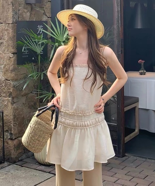 gossip!ロサンゼルス(ゴシップロサンゼルス)の「フリル切り替え細紐キャミミニワンピース(ワンピース・レディース・オフホワイト・FREE)」の11枚目の写真