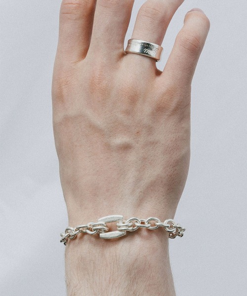 BLAYMORE（ブレイモア）の「【BLAYMORE】Letter Chain Bracelet / チェーンブレスレット（ブレスレット・メンズ・シルバー・1/2）」の4枚目の写真