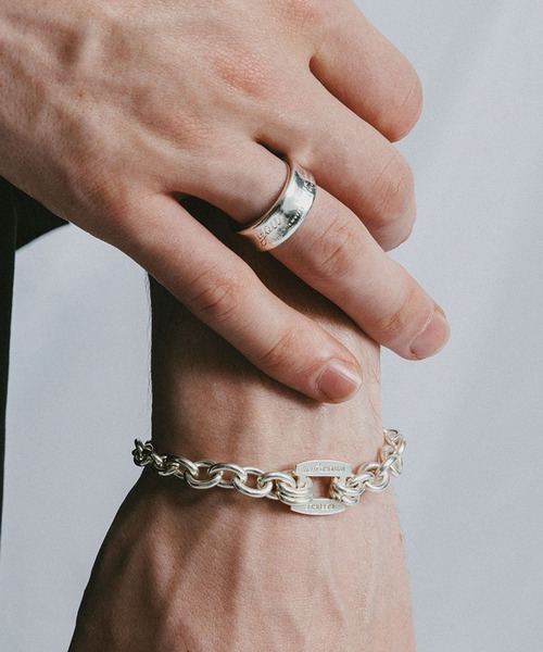 BLAYMORE（ブレイモア）の「【BLAYMORE】Letter Chain Bracelet / チェーンブレスレット（ブレスレット・メンズ・シルバー・1/2）」の5枚目の写真