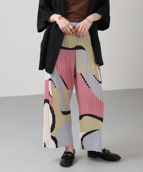 crossi(クロッシー)の「ニュアンスアートプリーツワイドパンツ(その他パンツ・レディース・ベージュ・FREE)」の4枚目の写真