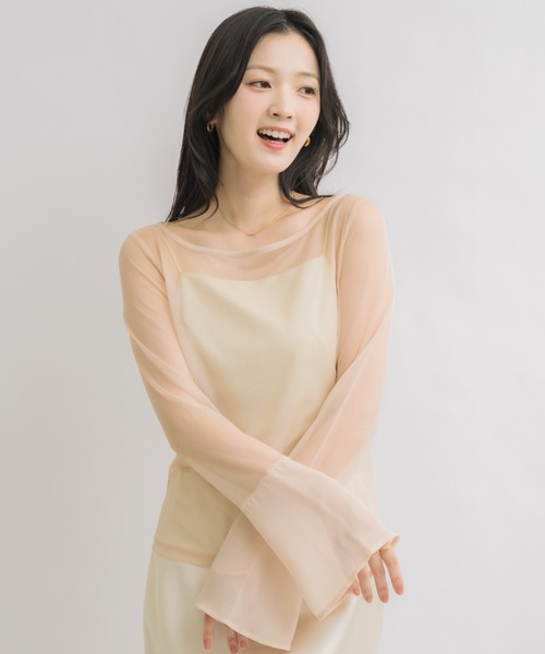 NEUNA（ヌナ）の「フレアスリーブボートネックシアートップス（Tシャツ/カットソー・レディース・グレー/ブラック/アイボリー・FREE）」の17枚目の写真