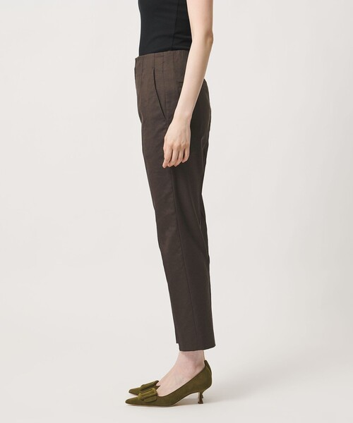 UNITED ARROWS(ユナイテッドアローズ)の「シャイニー スリム パンツ ‐ストレッチ ウォッシャブル‐(スラックス・レディース・ダークブラウン/ブラック/ピンク・42/40/32/38/34/36)」の13枚目の写真