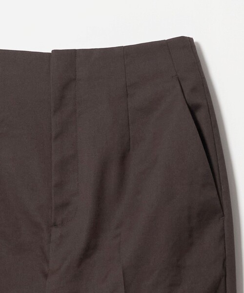 UNITED ARROWS(ユナイテッドアローズ)の「シャイニー スリム パンツ ‐ストレッチ ウォッシャブル‐(スラックス・レディース・ダークブラウン/ブラック/ピンク・42/40/32/38/34/36)」の17枚目の写真