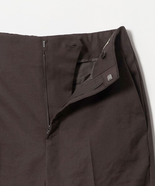 UNITED ARROWS(ユナイテッドアローズ)の「シャイニー スリム パンツ ‐ストレッチ ウォッシャブル‐(スラックス・レディース・ダークブラウン/ブラック/ピンク・42/40/32/38/34/36)」の20枚目の写真