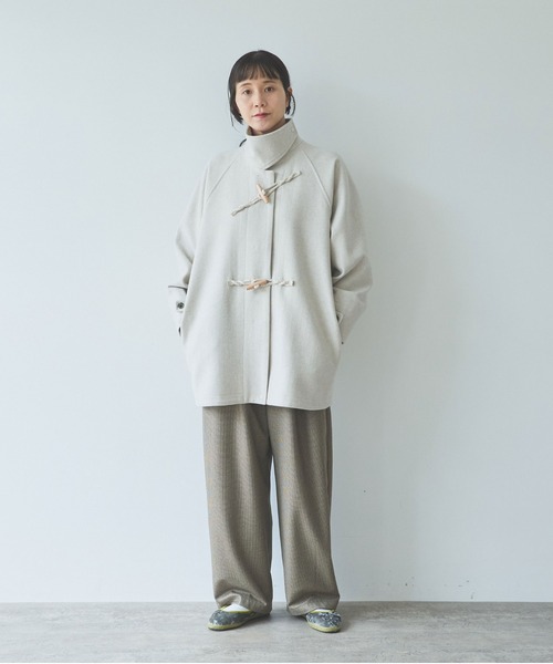 yuni（ユニ　）の「super100 Wool middle　length toggle button coat（ダッフルコート・レディース・アイボリー/ブラック・FREE）」の3枚目の写真