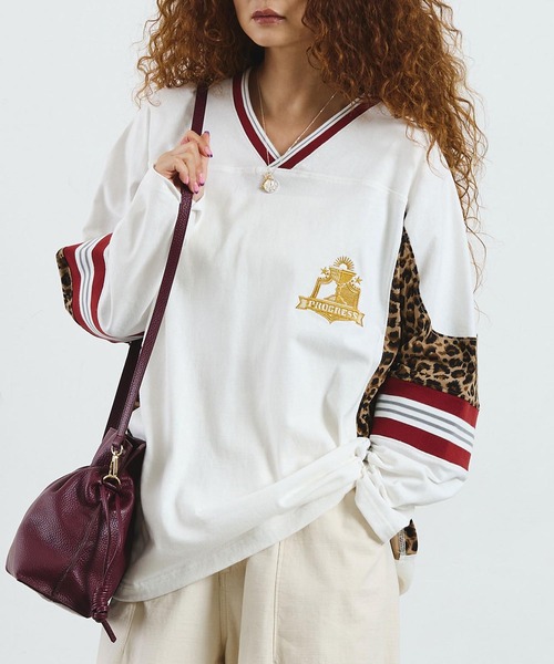ROSE BUD(ローズバッド)の「OKIRAKU×ROSEBUD/LEOPARD PANEL FOOTBALL TOP(Tシャツ/カットソー・レディース・ブラック/オフホワイト・ONE SIZE)」の1枚目の写真