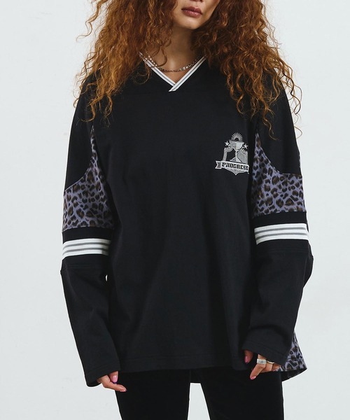 ROSE BUD(ローズバッド)の「OKIRAKU×ROSEBUD/LEOPARD PANEL FOOTBALL TOP(Tシャツ/カットソー・レディース・ブラック/オフホワイト・ONE SIZE)」の2枚目の写真