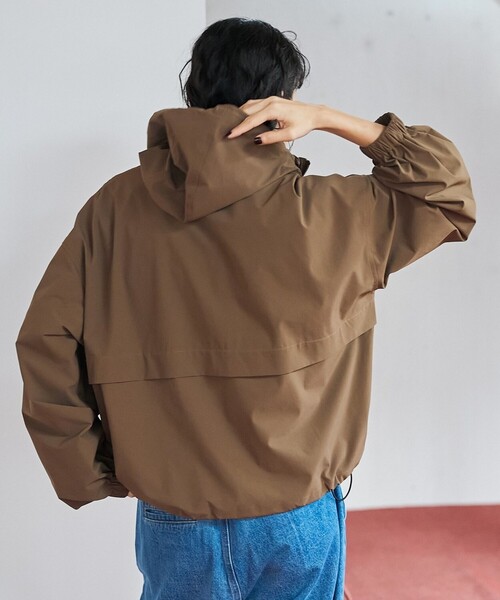 coen(コーエン)の「【撥水/ストレッチ/UVカット】C.mt パッカブルマウンテンパーカー(マウンテンパーカー・レディース・オフホワイト/ブラウン/オリーブ/ブラック・L/M)」の22枚目の写真