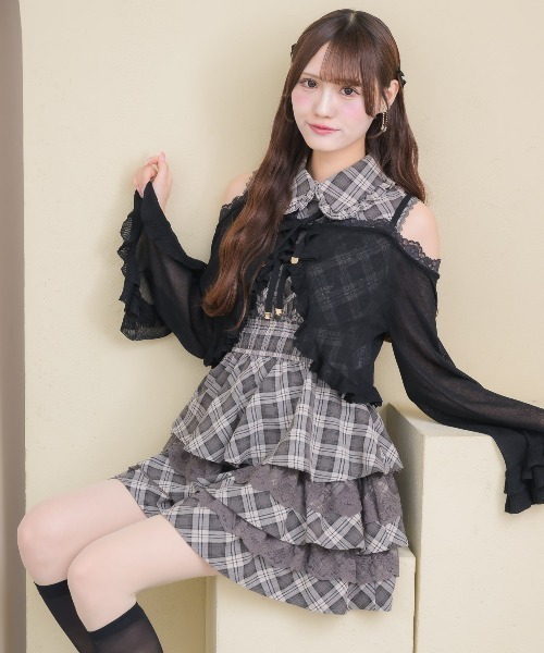 couture BY ROJITA(クチュールバイロジータ)の「オフショルカーディガンセットワンピース(ワンピース・レディース・ブラック/ピンク/ホワイト・FREE)」の5枚目の写真