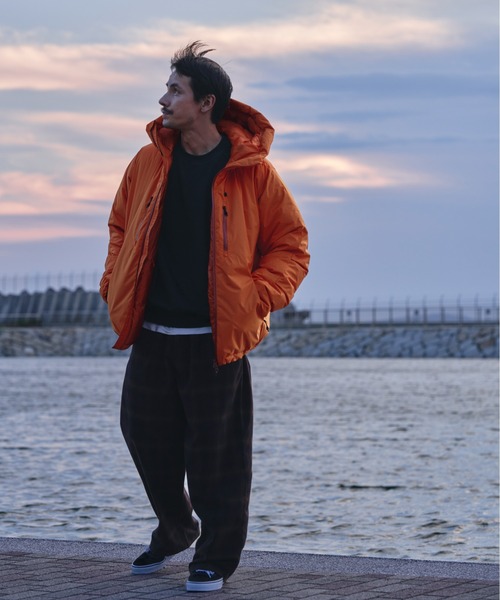 NANGA(ナンガ)の「『別注』NANGA×DOORS AURORA TEX DOWN PARKA(ダウンジャケット/コート・メンズ・オレンジ/ブラック/ネイビー/チャコールグレー/ブラウン・MEDIUM/SMALL/X-LARGE/LARGE/XX-LARGE)」の17枚目の写真
