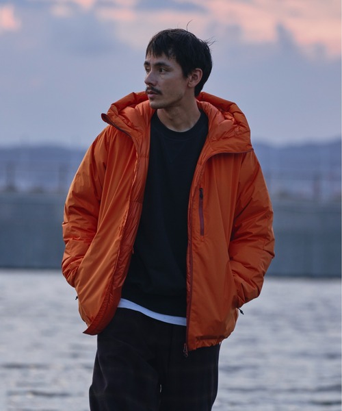 NANGA(ナンガ)の「『別注』NANGA×DOORS AURORA TEX DOWN PARKA(ダウンジャケット/コート・メンズ・オレンジ/ブラック/ネイビー/チャコールグレー/ブラウン・MEDIUM/SMALL/X-LARGE/LARGE/XX-LARGE)」の16枚目の写真