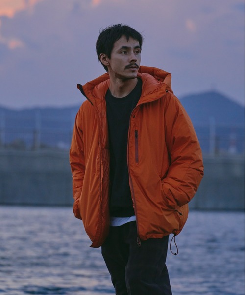 NANGA(ナンガ)の「『別注』NANGA×DOORS AURORA TEX DOWN PARKA(ダウンジャケット/コート・メンズ・オレンジ/ブラック/ネイビー/チャコールグレー/ブラウン・MEDIUM/SMALL/X-LARGE/LARGE/XX-LARGE)」の19枚目の写真