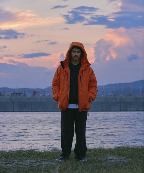 NANGA(ナンガ)の「『別注』NANGA×DOORS AURORA TEX DOWN PARKA(ダウンジャケット/コート・メンズ・オレンジ/ブラック/ネイビー/チャコールグレー/ブラウン・MEDIUM/SMALL/X-LARGE/LARGE/XX-LARGE)」の20枚目の写真