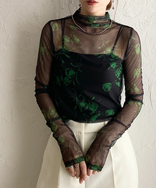 She's Closet（シーズクローゼット）の「プチハイネック 長袖 花柄シアートップスス（Tシャツ/カットソー・レディース・ネイビー/ブラック/アイボリー・FREE）」の3枚目の写真