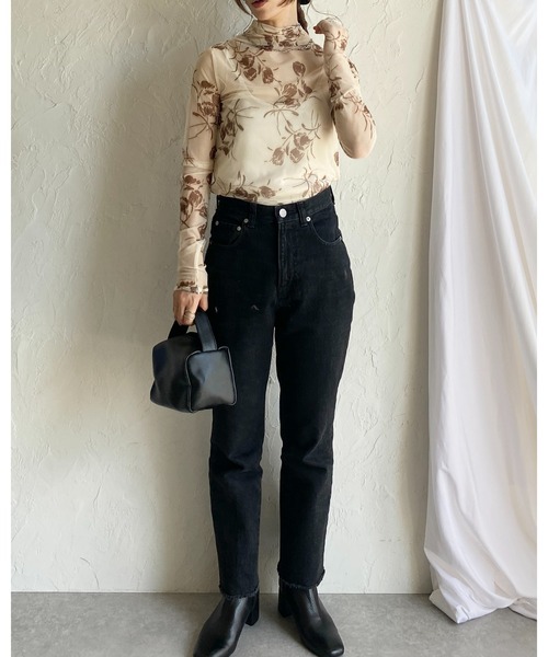 She's Closet（シーズクローゼット）の「プチハイネック 長袖 花柄シアートップスス（Tシャツ/カットソー・レディース・ネイビー/ブラック/アイボリー・FREE）」の15枚目の写真