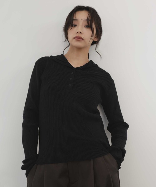 hellam(へラム)の「ヘンリーネックフードニットプルオーバー(Tシャツ/カットソー・レディース・ブラック/アイボリー/杢グレー・FREE)」の6枚目の写真