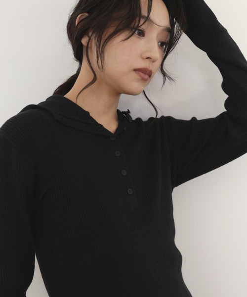 hellam(へラム)の「ヘンリーネックフードニットプルオーバー(Tシャツ/カットソー・レディース・ブラック/アイボリー/杢グレー・FREE)」の10枚目の写真