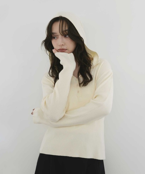 hellam(へラム)の「ヘンリーネックフードニットプルオーバー(Tシャツ/カットソー・レディース・ブラック/アイボリー/杢グレー・FREE)」の22枚目の写真