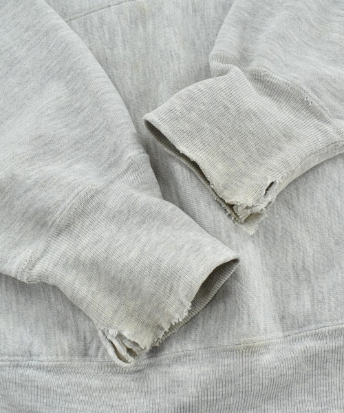 Champion(チャンピオン)の「【USED】Y2K Champion "TUFTS" リバースウィーブ フーディー(パーカー・メンズ・グレー・XX-LARGE)」の10枚目の写真