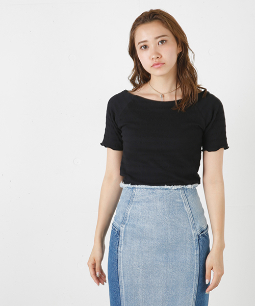 MOUSSY（マウジー）の「Shirring offshoulder tops（Tシャツ/カットソー・レディース・ホワイト/ライトピンク/ブラック・FREE）」の2枚目の写真