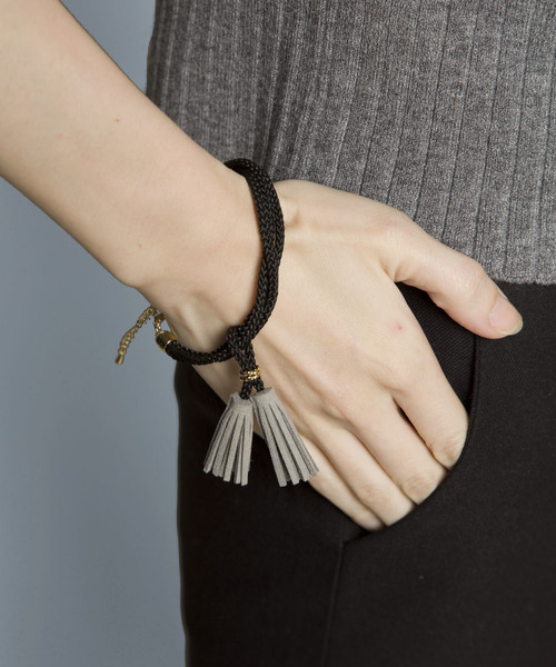PLAIN CLOTHING（プレーンクロージング）の「タッセルブレスレット【PLAIN CLOTHING】（ブレスレット・レディース・ブラック/グレー/ブラウン・FREE）」の16枚目の写真