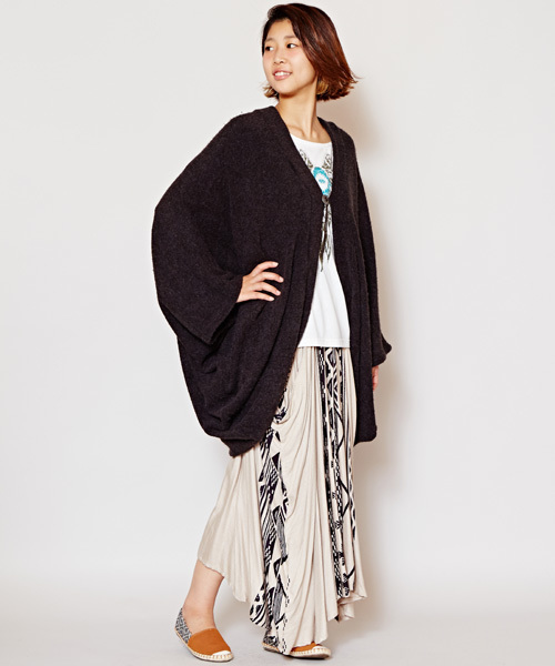 チャイハネ(チャイハネ)の「【チャイハネ】ビッグシルエットニットカーディガン(カーディガン/ボレロ・レディース・グレー/ブルー/ブラック/ベージュ/キャメル/ダークブルー・FREE)」の13枚目の写真