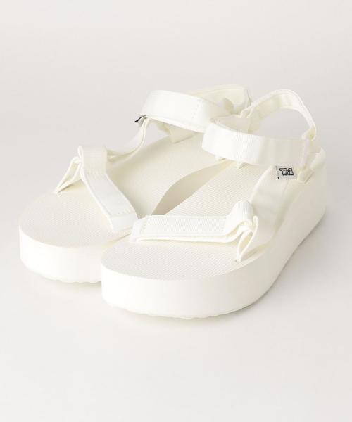 Teva(テバ)の「TevaFLATFORM UNIVERSAL(サンダル・レディース・ブラック/ホワイト・6/8/5/7)」の1枚目の写真