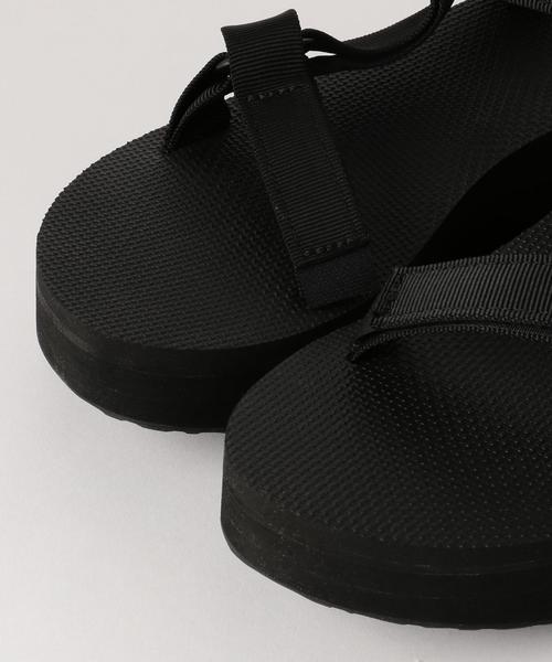 Teva(テバ)の「TevaFLATFORM UNIVERSAL(サンダル・レディース・ブラック/ホワイト・6/8/5/7)」の7枚目の写真