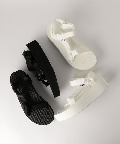 Teva(テバ)の「TevaFLATFORM UNIVERSAL(サンダル・レディース・ブラック/ホワイト・6/8/5/7)」の9枚目の写真