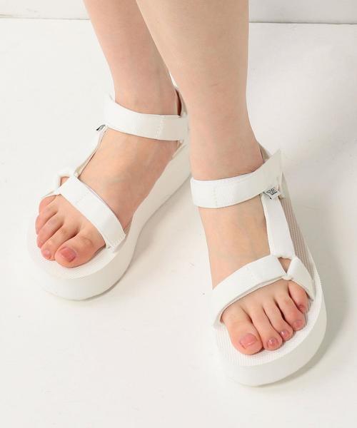 Teva(テバ)の「TevaFLATFORM UNIVERSAL(サンダル・レディース・ブラック/ホワイト・6/8/5/7)」の12枚目の写真