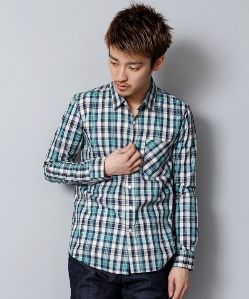 WEGO（ウィゴー）の「マドラスチェックLSシャツ（シャツ/ブラウス・メンズ・ブルー/パープル/レッド/オレンジ/レッド系その他・MEDIUM/LARGE）」の2枚目の写真