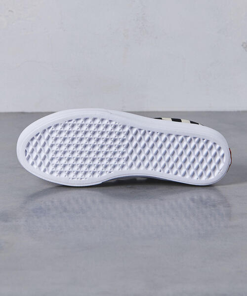 VANS(バンズ)の「<VANS(バンズ)>チェック スリッポン スニーカー(スリッポン・レディース・ブラック・5/4h/5h/6/6h)」の2枚目の写真